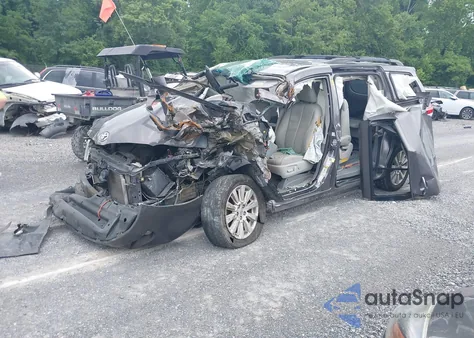 2014 Toyota Sienna Xle 7 Passenger из США, поврежденный, VIN 5TDDK3DC3ES088323